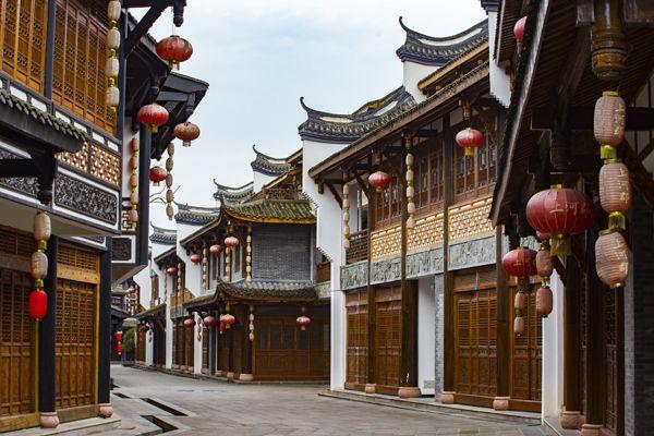 千架无人机“云端”迎新春